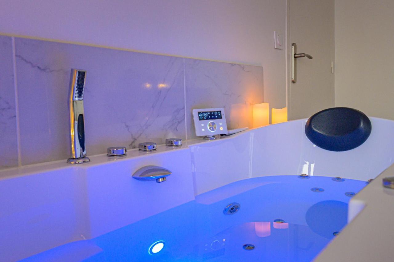 Cinema & Jacuzzi Aux Etoiles - Casabianca Suite Saint-Etienne  Luaran gambar