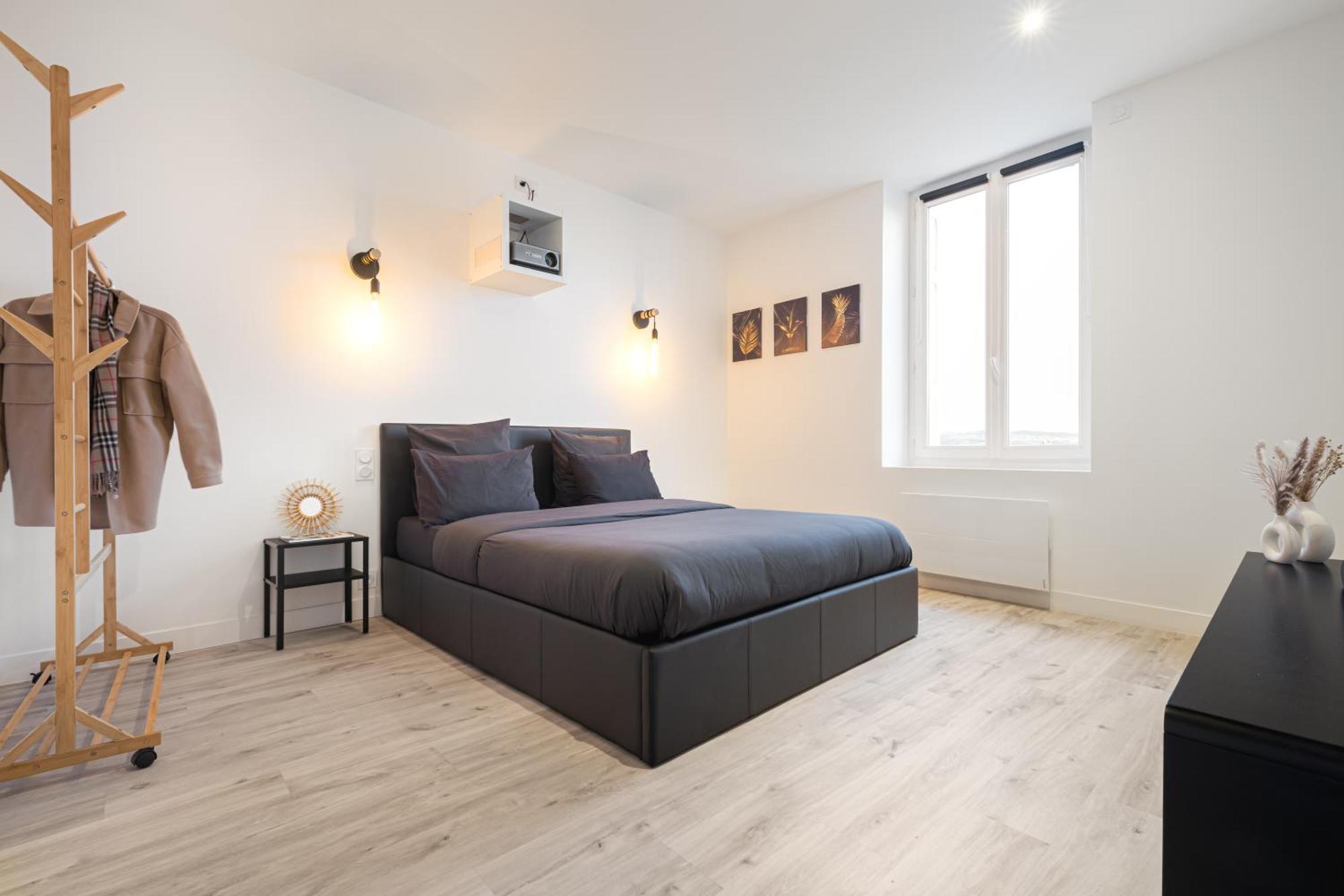 Cinema & Jacuzzi Aux Etoiles - Casabianca Suite Saint-Etienne  Luaran gambar