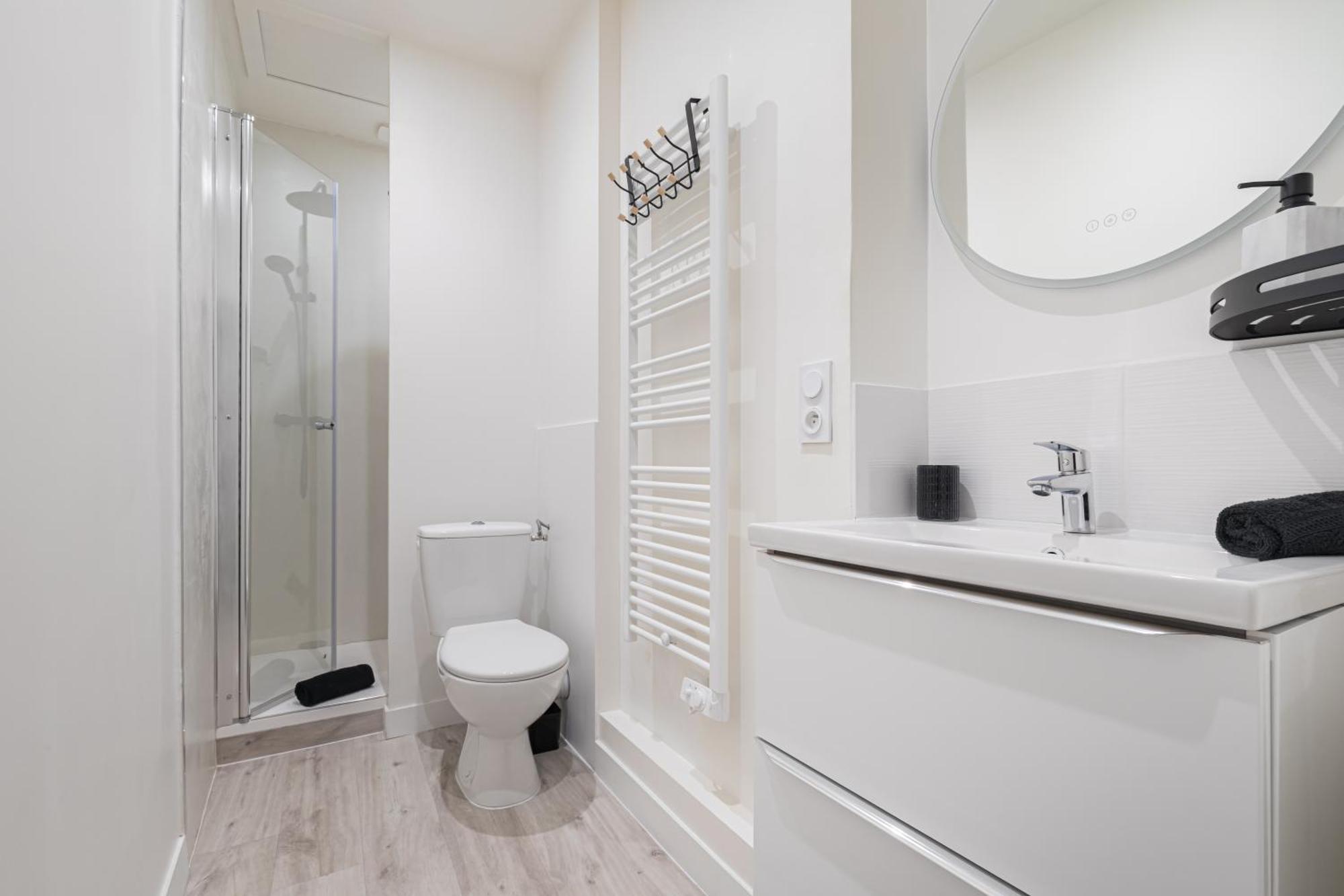 Cinema & Jacuzzi Aux Etoiles - Casabianca Suite Saint-Etienne  Luaran gambar